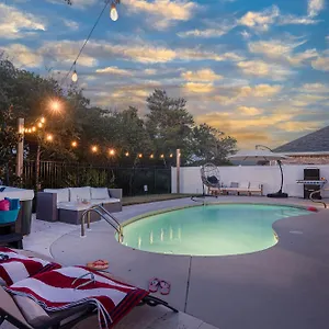  Holiday home Heated Pool And Golf Cart, Walk To Beach! Deal!